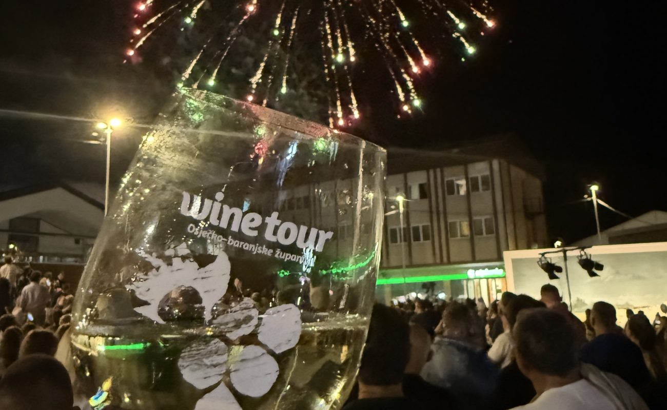 60. VINKOVAČKE JESENI 60. VINKOVAČKE JESENI