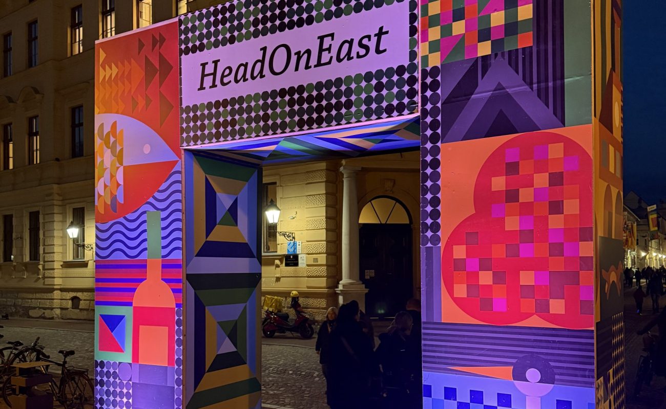 HEADONEAST 2025. HEADONEAST 2025.